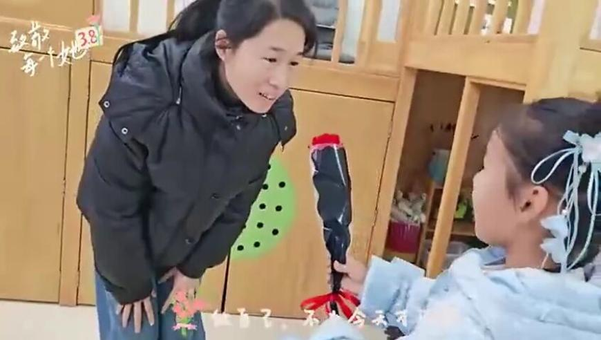 Hanni说谎,2025年澳门今晚开奖结果,准确资料解释落实_扩展版V9.33